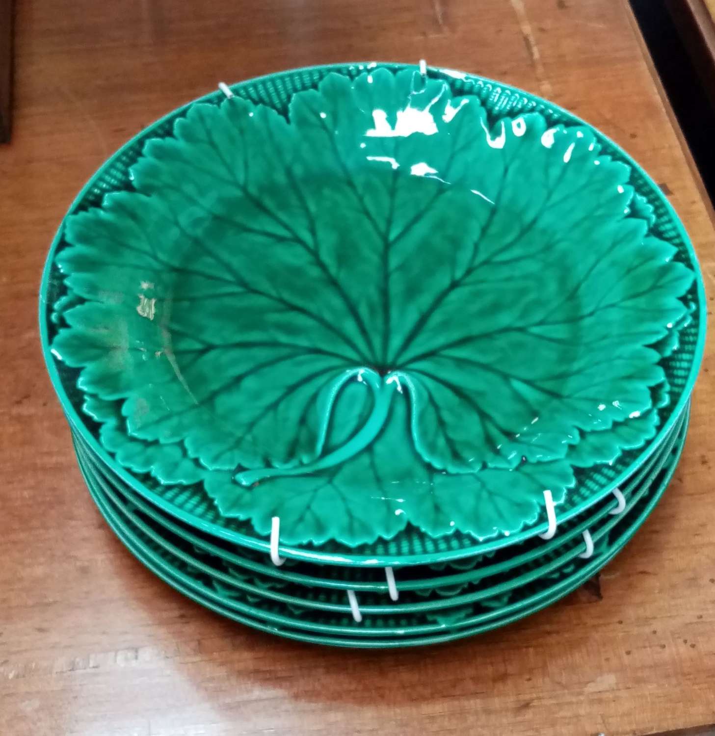 Set of five Wedgwood cabbage plates