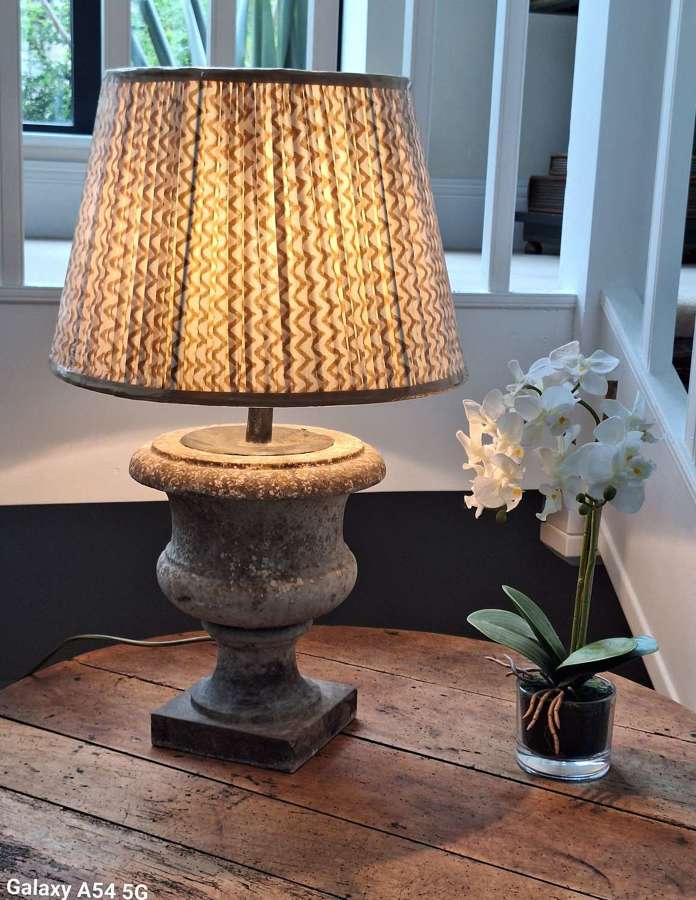 19th century marble urn lamp base with lead lamp holder