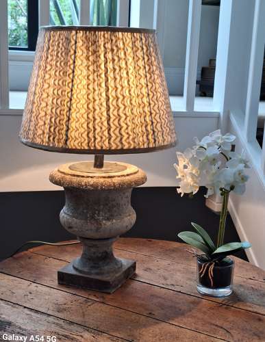 19th century marble urn lamp base with lead lamp holder