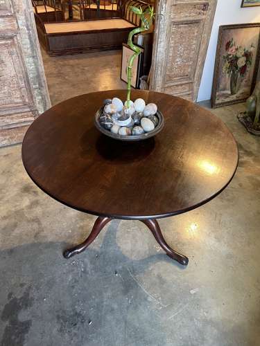 Georgian mahogany tilt top table