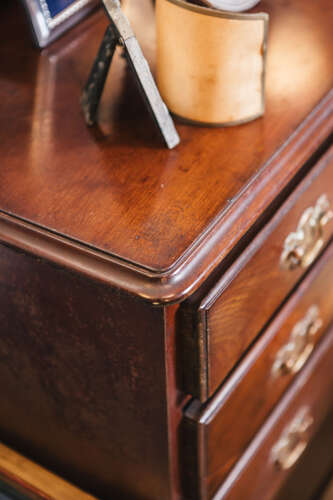 Georgian mahogany chest of drawers