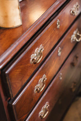 Georgian mahogany chest of drawers